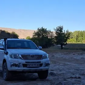 Toyota Hilux 2013