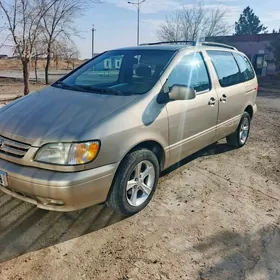 Toyota Sienna 2001