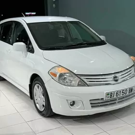 Nissan Versa 2011
