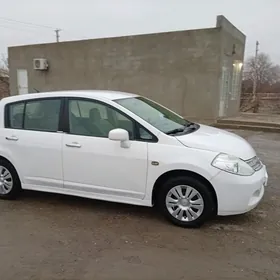 Nissan Tiida 2006