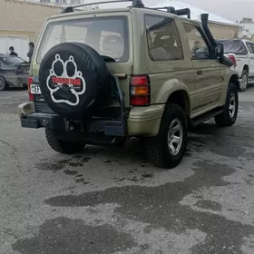 Mitsubishi Pajero 1995