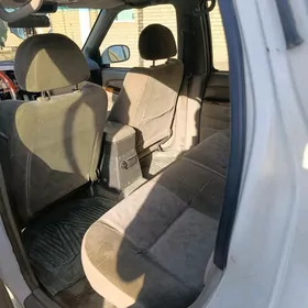 Nissan Pathfinder 2000