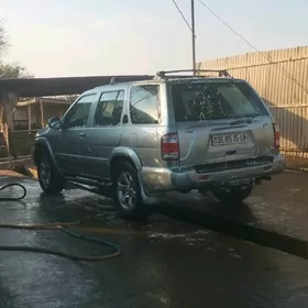 Nissan Pathfinder 2003