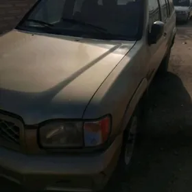 Nissan Pathfinder 1999
