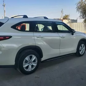 Toyota Highlander 2021