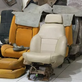 sidenya onku jeep Cherokee