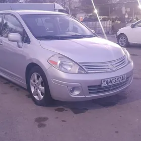 Nissan Versa 2012