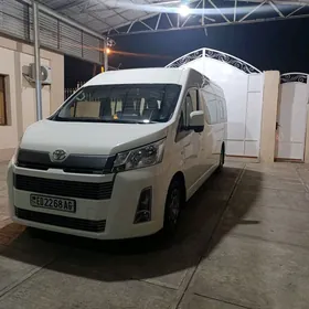 Toyota Hiace 2020