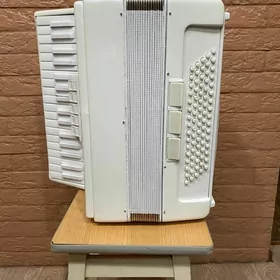 Продаю аккордеон