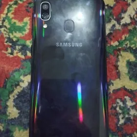 SAMSUNG GALAXY A40