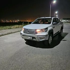 Toyota Hilux 2020