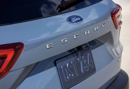 Ford Escape krossoweriniň önümçiligini tamamlady