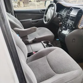 Toyota Sienna 2005