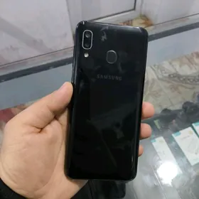 Samsung A20