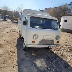 UAZ 452 1990