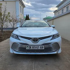 Toyota Camry 2020