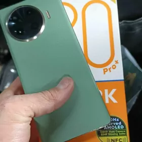 Techno spark20 pro plus 8/256