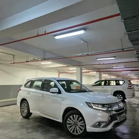 Mitsubishi Outlander 2022