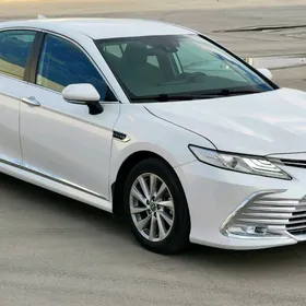 Toyota Camry 2021