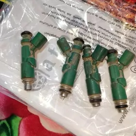 Injektor   karola yaris