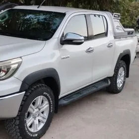 Toyota Hilux 2016