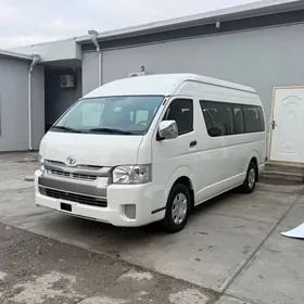 Toyota Hiace 2017