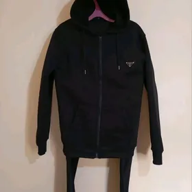 Спортивный костюм