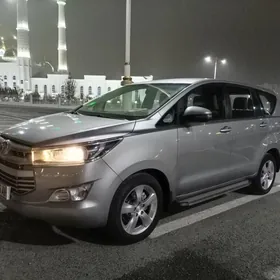 Toyota Innova 2020