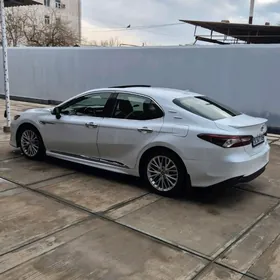 Toyota Camry 2018