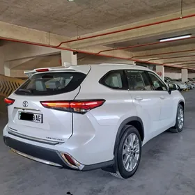 Toyota Highlander 2021