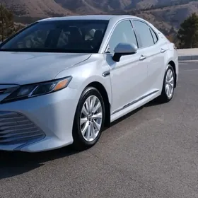 Toyota Camry 2018