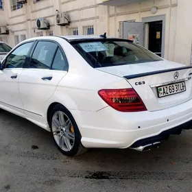 Mercedes-Benz C300 2011