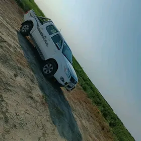 Toyota Hilux 2014
