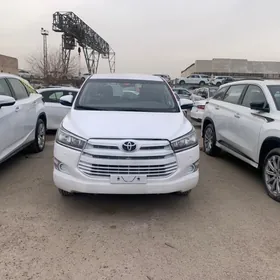 Toyota Innova 2020
