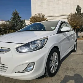 Hyundai Accent 2013