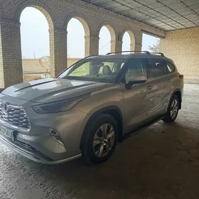 Toyota Highlander 2022
