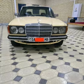 Mercedes-Benz W123 1985
