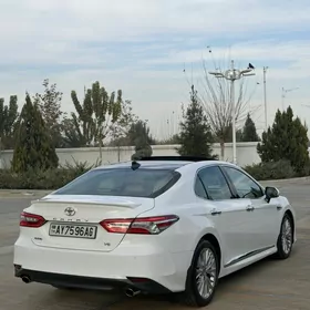 Toyota Camry 2018