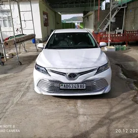 Toyota Camry 2018