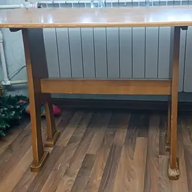 стол обеденный