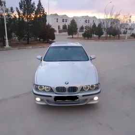 BMW E39 2000