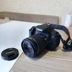 Cannon EOS 700D