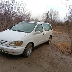 Toyota Sienna 1998