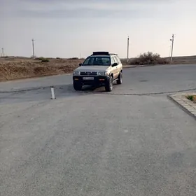 Nissan Pathfinder 1996