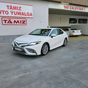 Toyota Camry 2020