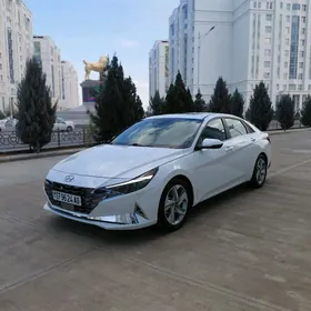 Hyundai Elantra 2022