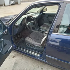 BMW 520 1990