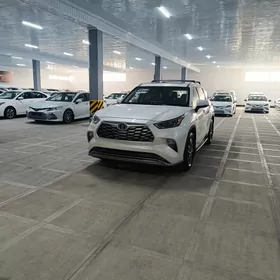 Toyota Highlander 2020