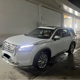 Nissan Pathfinder 2024