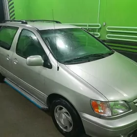 Toyota Sienna 2002
